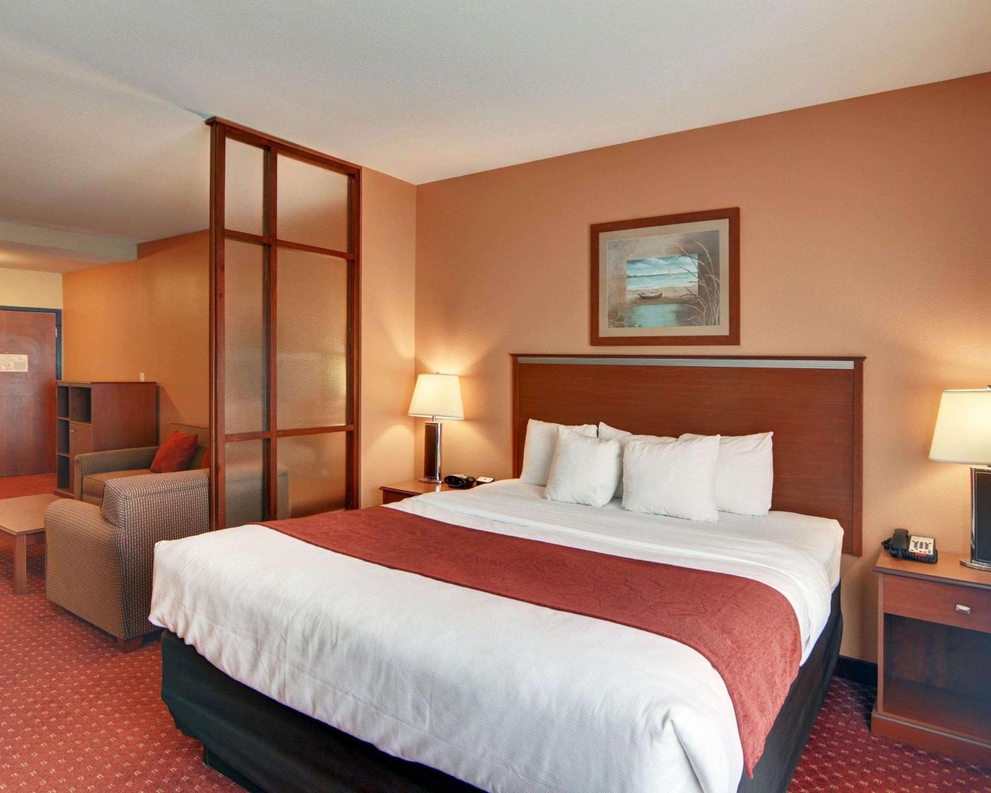 Hotel Quality Near Cedar Creek Mabank