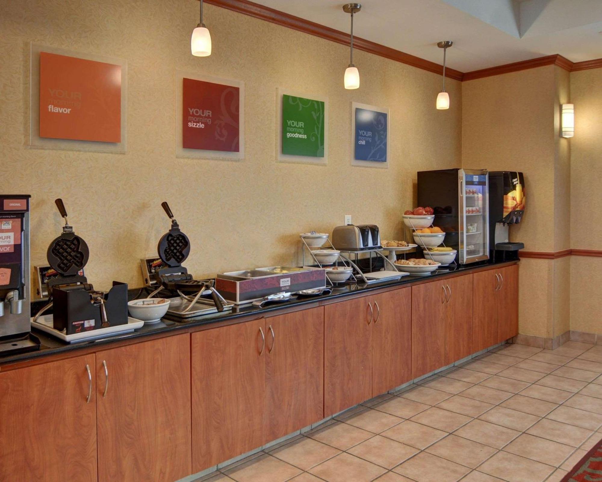 Quality Near Cedar Creek Hotel 3*